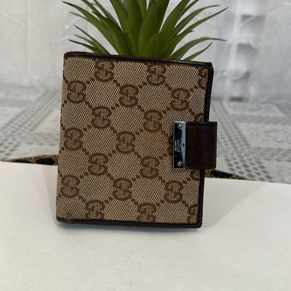 Gucci man’s wallet in decent condition used but still good - Picture 7 of 14